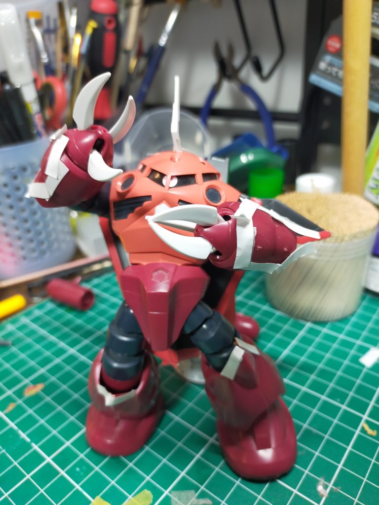 暴れまわるズゴック！