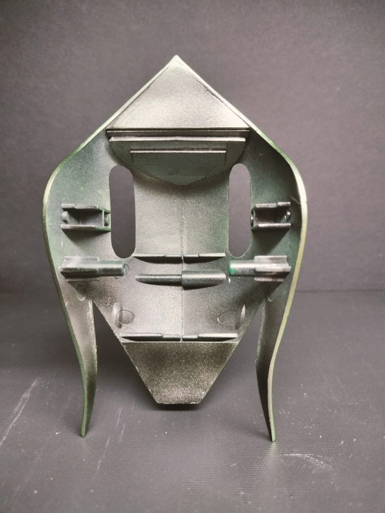 コクピット部裏打ち裏塗装は雑目