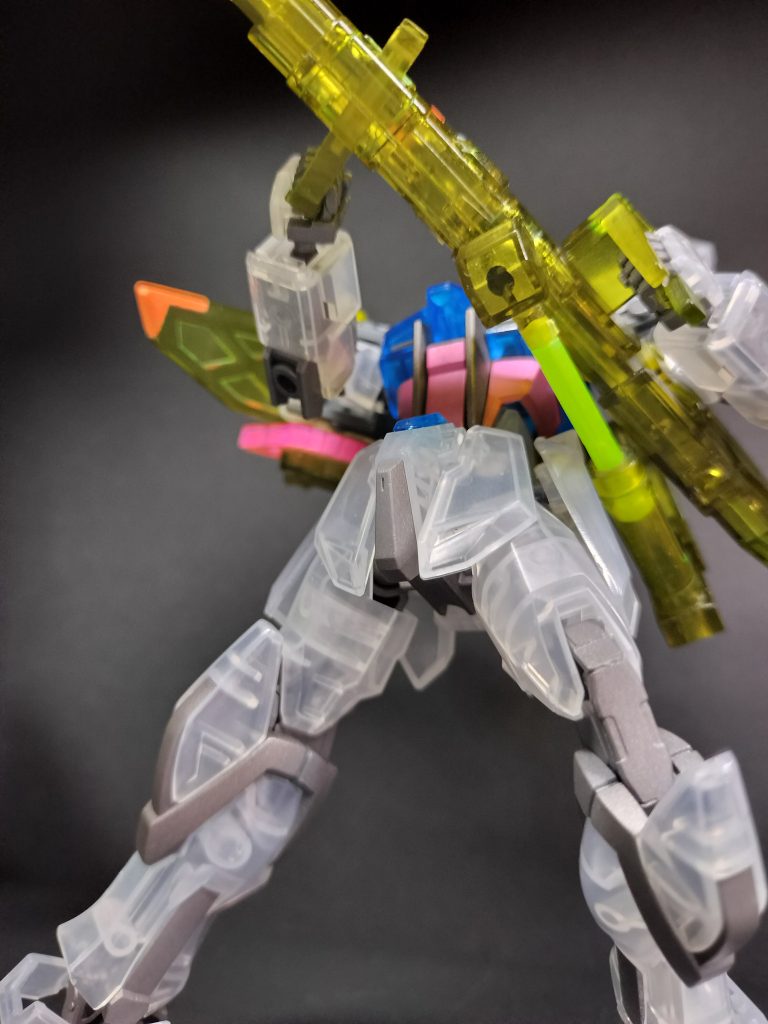 ヘリオポリスに穴があくイメージ