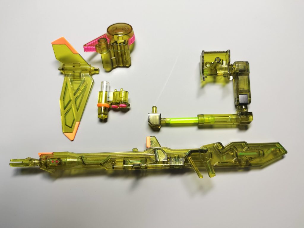 バラけやすいので肩パーツには5mmパイプを差し込んでます アームのポリキャップはプラ版で囲って隠してます