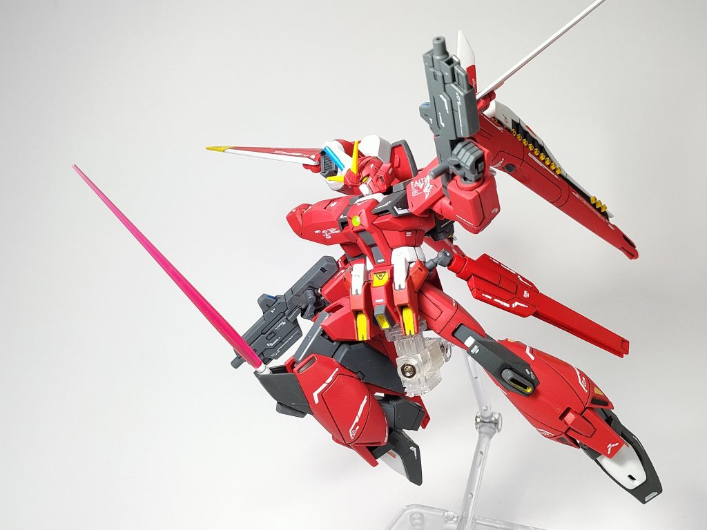 2つのサブマシンガンを主武器として使用する近接武器の位置を調整ゼロシステムの導入