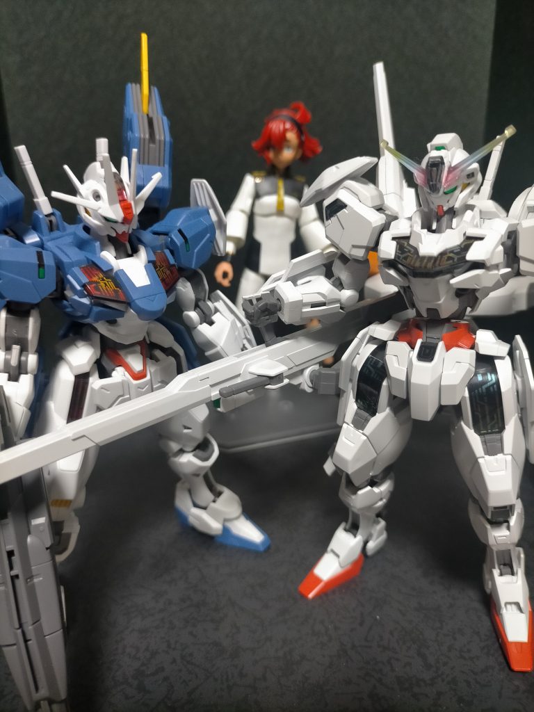 スレッタのフェイスパーツは転写デカールもありましたが印刷済を使用しました。又、二機ともインモールド成型パーツを使用。BANDAI脅威のメカニズムです(笑)素組みでリフレッシュもできたので、ぼちぼち改造再開します(`・ω・´)ゞ