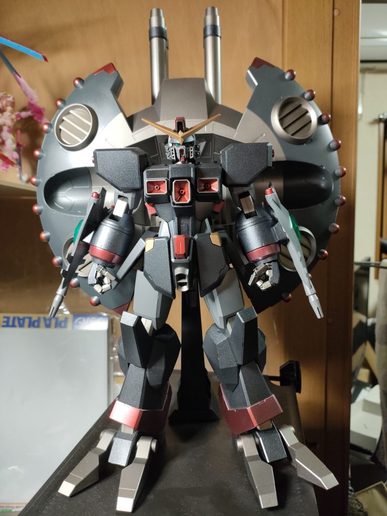 3/9発売のデストロイガンダムを、3/16日に開催された松本城下町モデルコレクションに出展したいと思い突貫塗装で仕上げました。