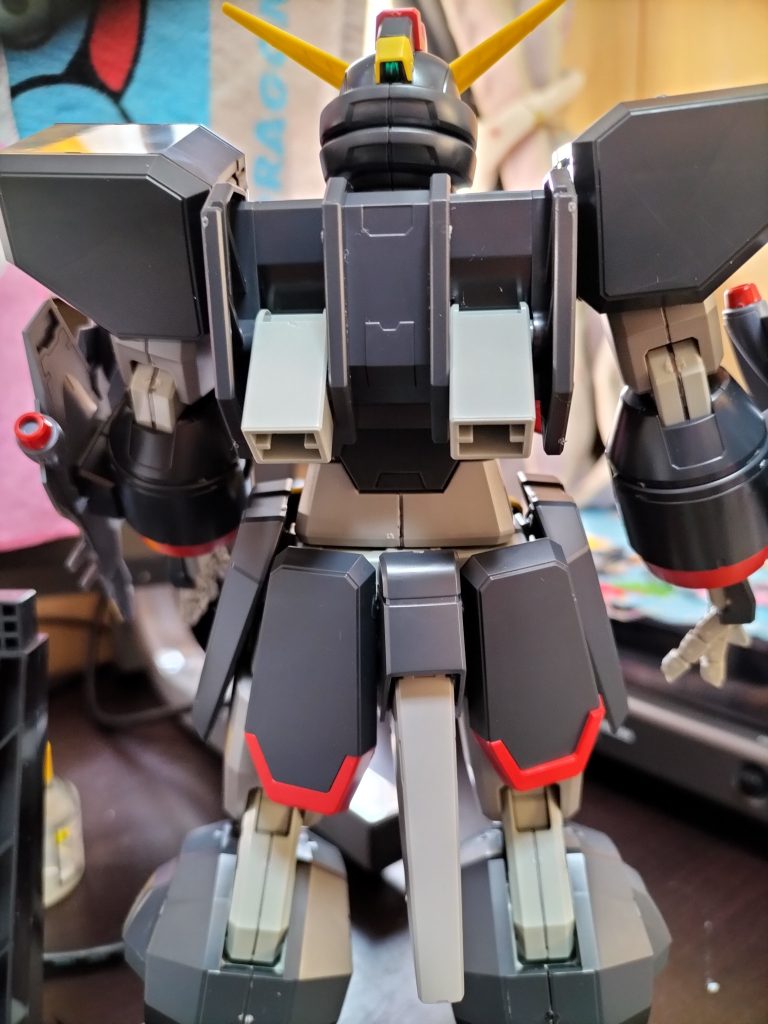 背中のパーツはめ込む前に撮影