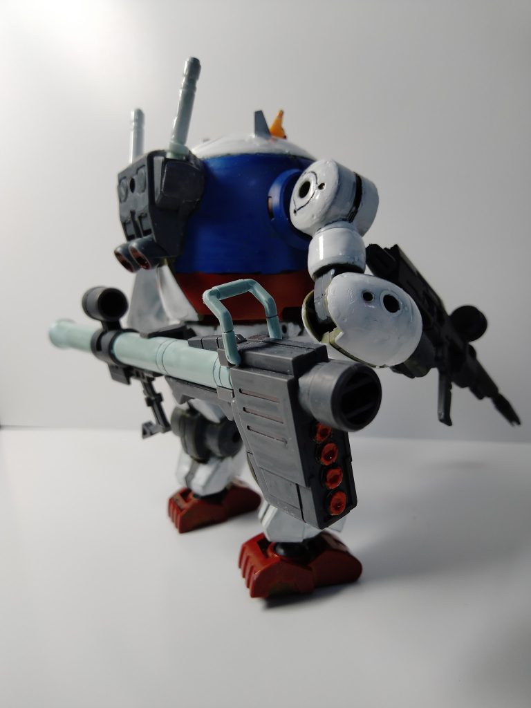 バズーカの弾倉がないのを寂しく思ったのでパテで盛りました