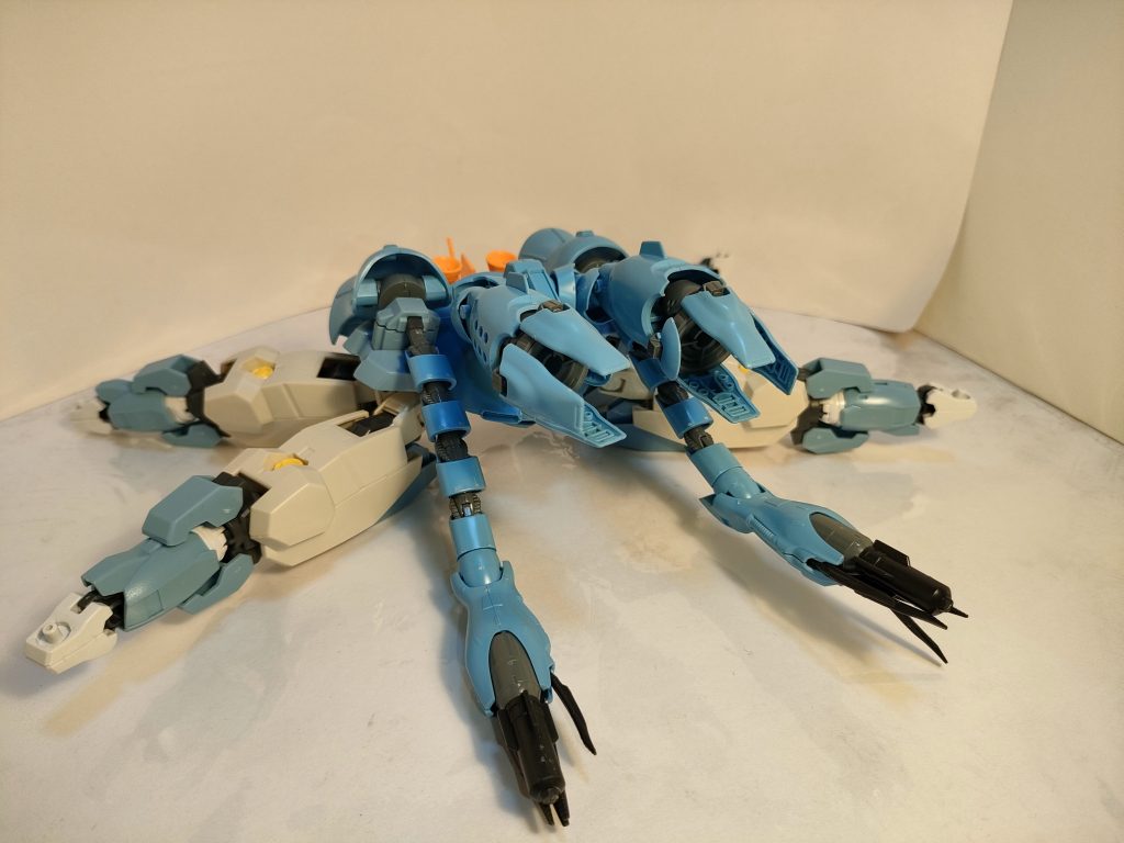より安定して砲撃する際のモビルアーマー形態。地上と水中どちらにも対応している。 またこの状態で360°回転も可能だが、パイロットが酔う可能性があるので多様は危険である。また、真上・真下から何らかの攻撃をされた場合、対処しきれず破壊される弱点がある。