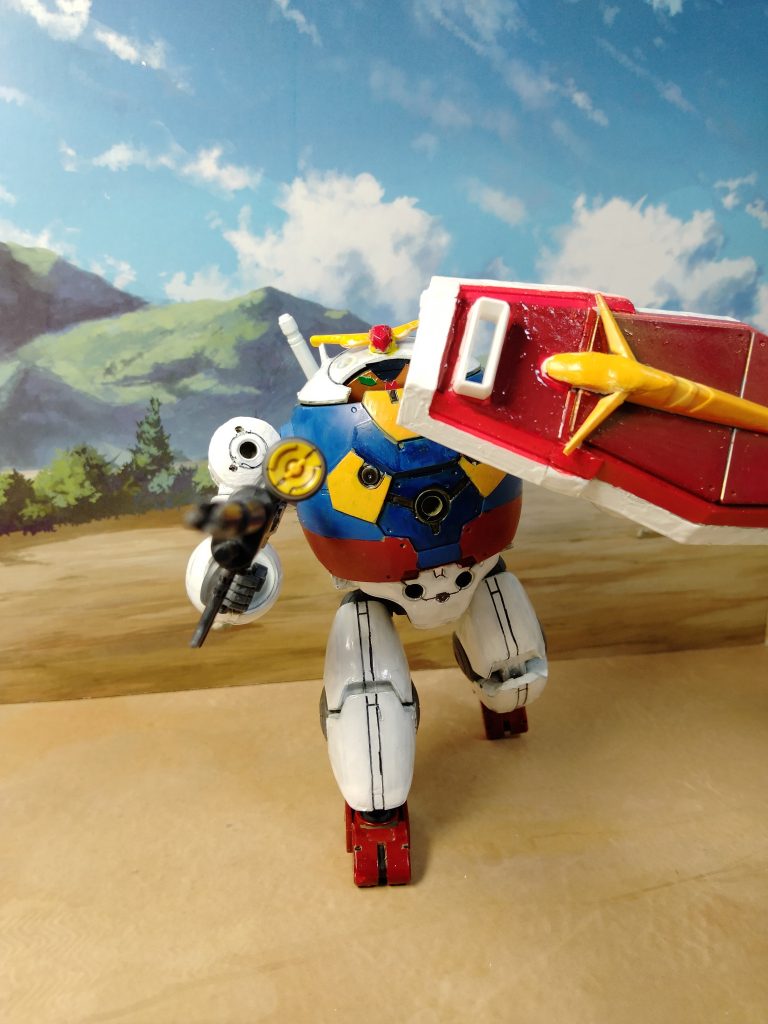 盾はデミトレーナーのものがベースで、余っていたガンダムシールドの上部と合わせました