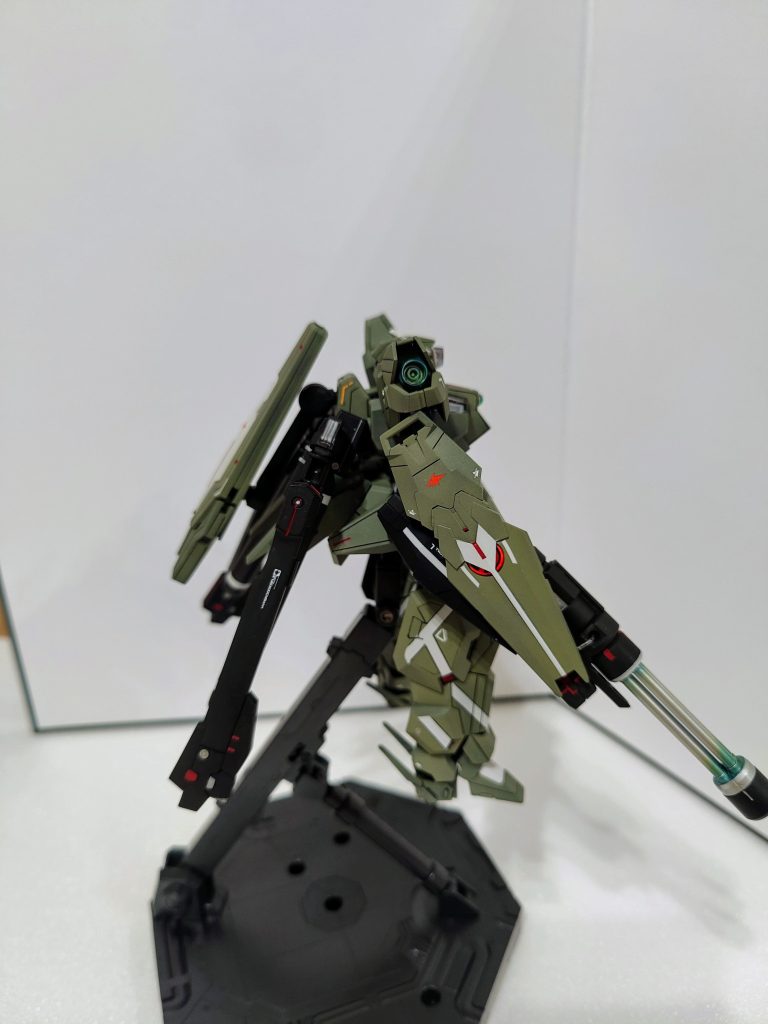 コンセプトは重装備型で後方支援機としています。