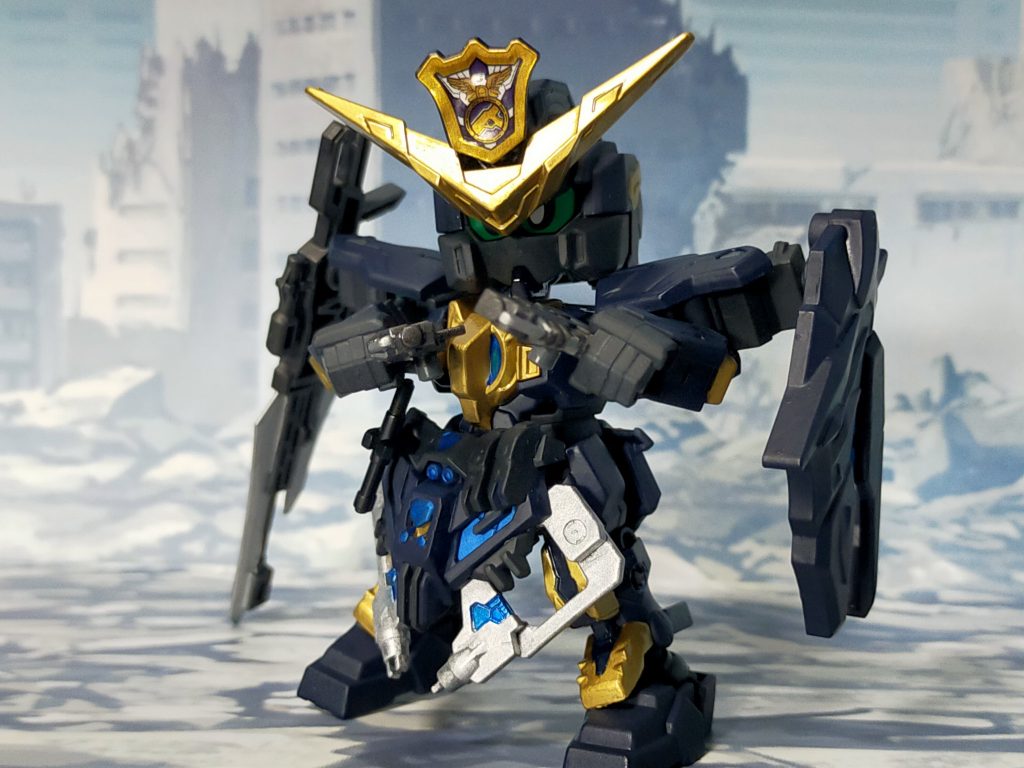 主にアンテナ部や胸部、リアスカートの一部はGXブルーゴールド 肩部やシールド脚部等の青い部分はブルーFS15044 前面リアスカートの一部にGXメタリックブルー 背面や拳部等はジャーマングレー(フィールドグレー1)を使用して塗装しました。