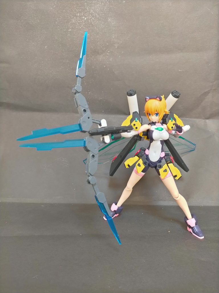 アーチェリーモードに変形。ラブアローシュート!(それちがう作品)