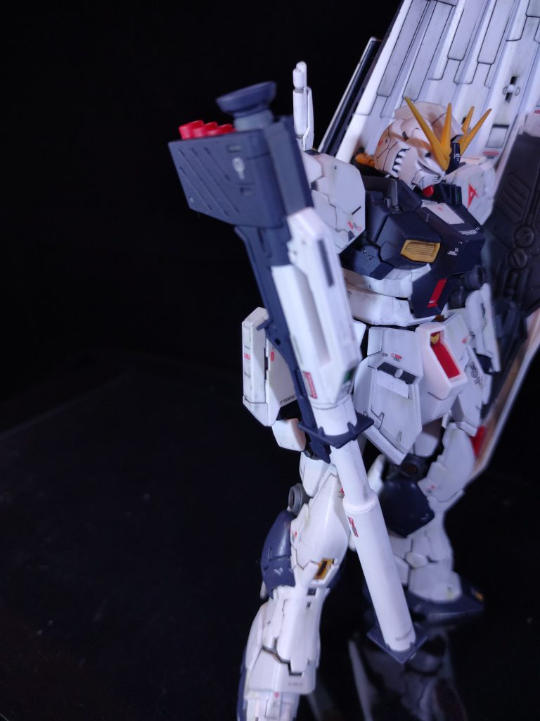 胸から胴周りにも埋め込み 