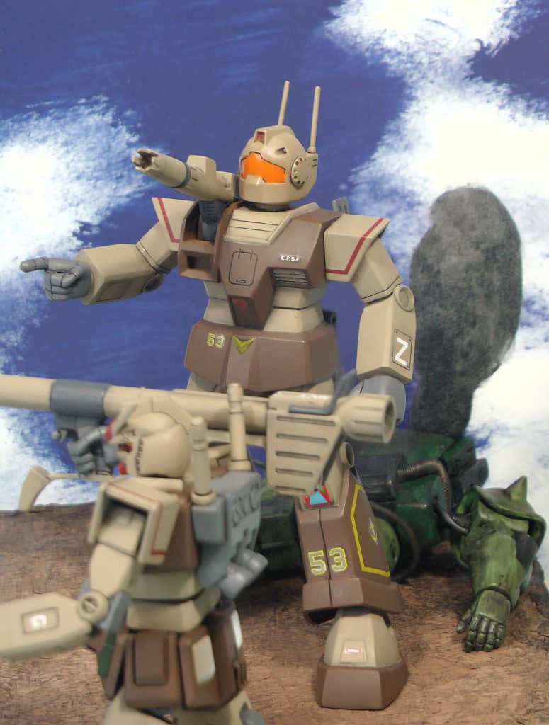 ジムキャノンはポーズ変更と、右人差し指を「ビシっ」としてみました。