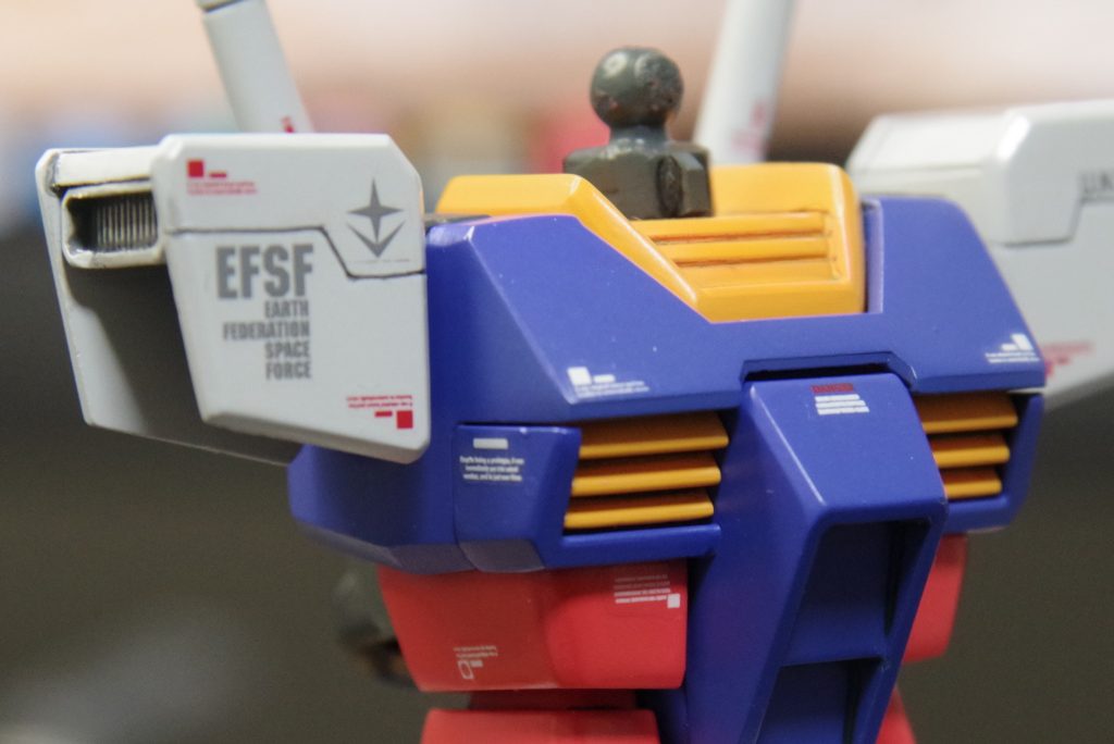 肩には人生初のスジボリが入っています。ダルダルです。