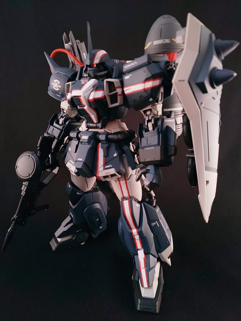 マディガンはコレクターで複数のMSを所有していると言うことで、その中の一機にこんな感じのがあってもいいのではないかと思いまして。 