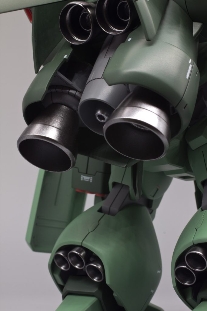 でもよくよく考えたらこっちのタイプ作るんだってら全ミサイルハッチ開けた状態で作ればよかったんだ!!と完成後に反省した次第です😆