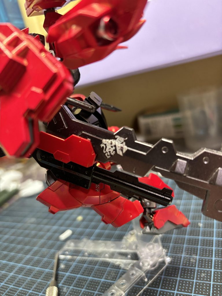 ナノラミネートソードγの鞘にはギャラルホルン。厄災戦時にバエルとかと一緒に暴れてて欲しいな…