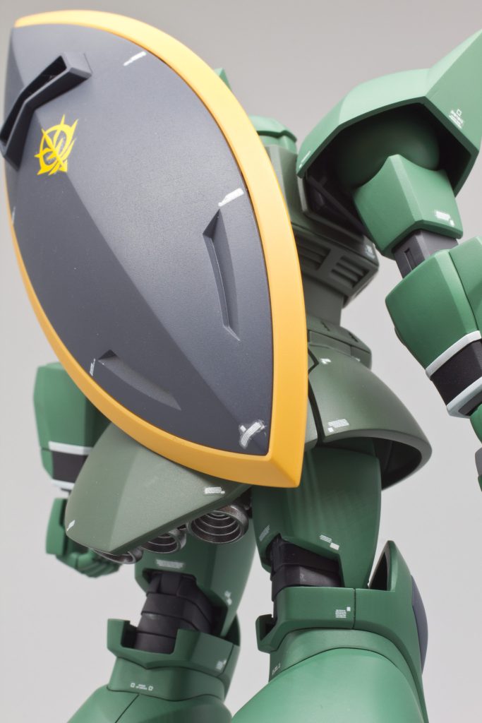 膝関節はちゃんと太腿側にくっついてくれませんでした😆