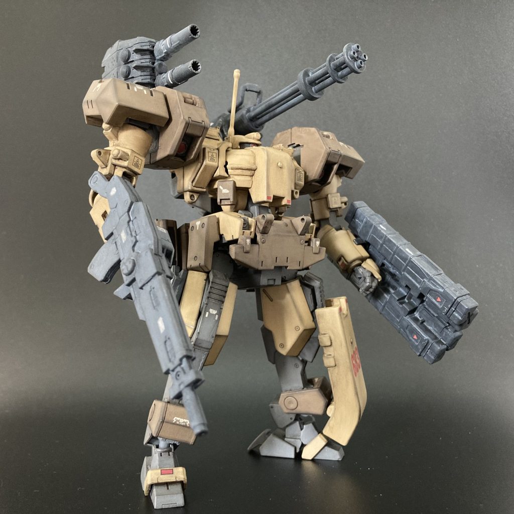 武装は境界戦機ウェポンセット7のアサルトライフル.ガトリングガン。MSGのエクスキャノンとミサイルランチャーを使用しています。