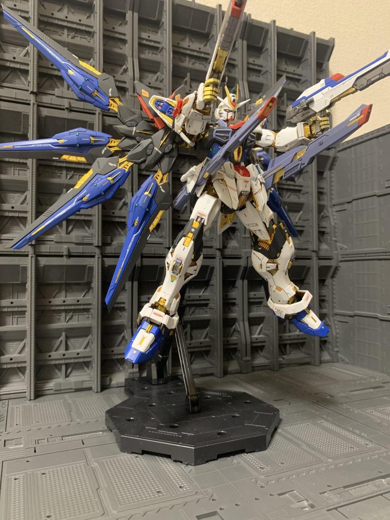 下から見上げてもディテールがすごい👍