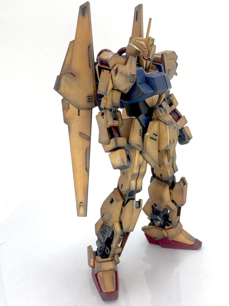 汚しを入れ終えてから思ったのはチッピングがほぼ分からんようになった…です:( ;´꒳`;):チッピング入れた上からウェザリングマスターのオイルを乗せているんですが、初のゴールドという事でイマイチ感覚が掴めませんでした。次回の課題にしたいと思います(๑•̀ㅂ•́)و✧