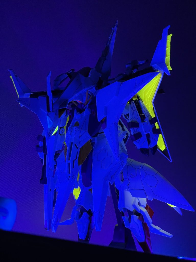 ブラックライトだとっ！？–2枚目/制作者：りお