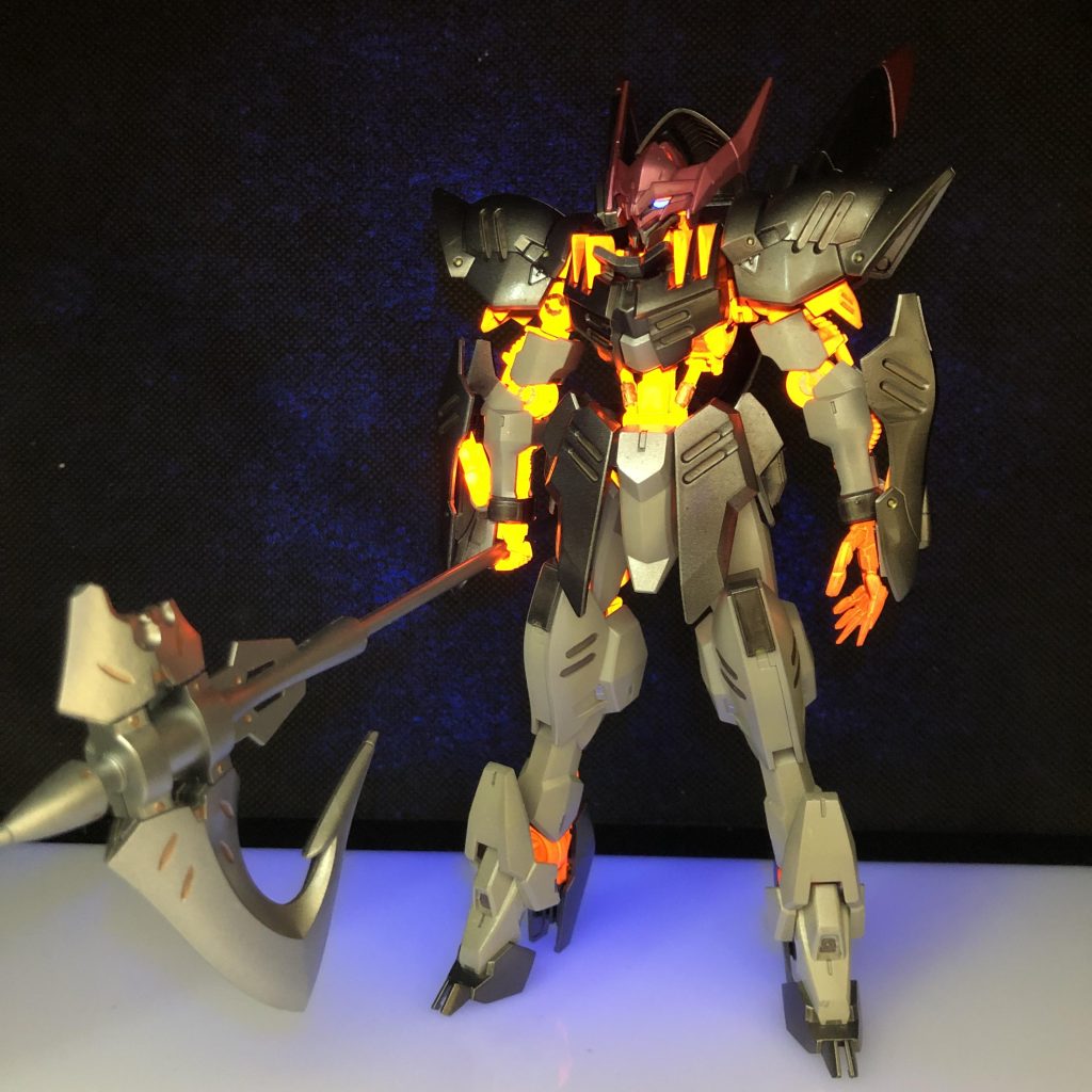 暗いところでUV当てると光りすぎて赤を通り越して黄色っぽいですね。夜道で会ったら全力で逃げるレベル最後までご覧いただきありがとうございました。それではまた