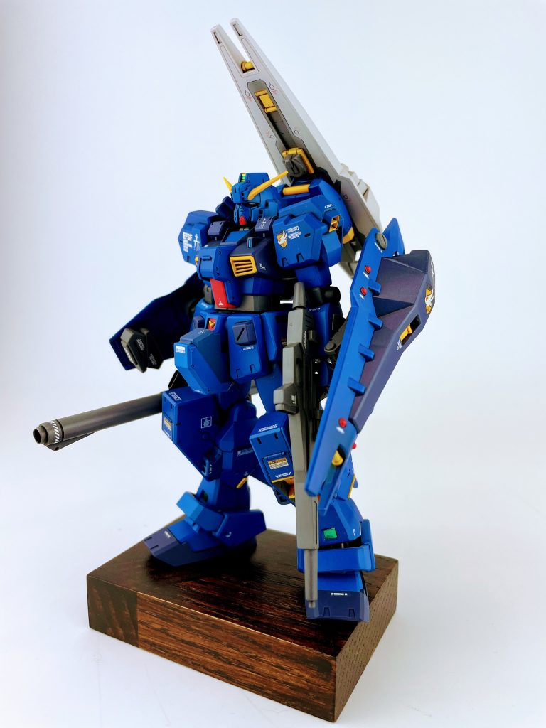 I added Mk. II equipment from the 1990 kit.