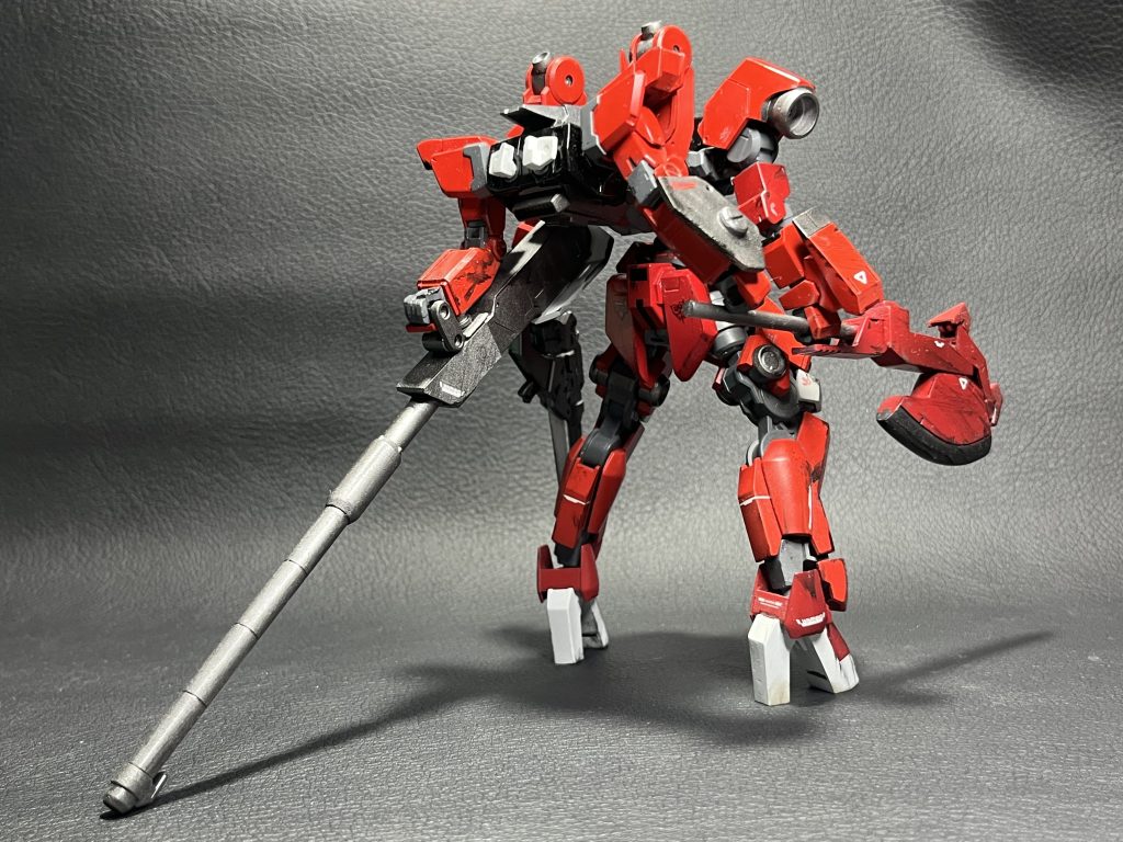 バックパックにインパルスの胴体を接続し腕を付けられるようにしています。前後にエイハヴリアクターを搭載しているため単純にパワー2倍です。