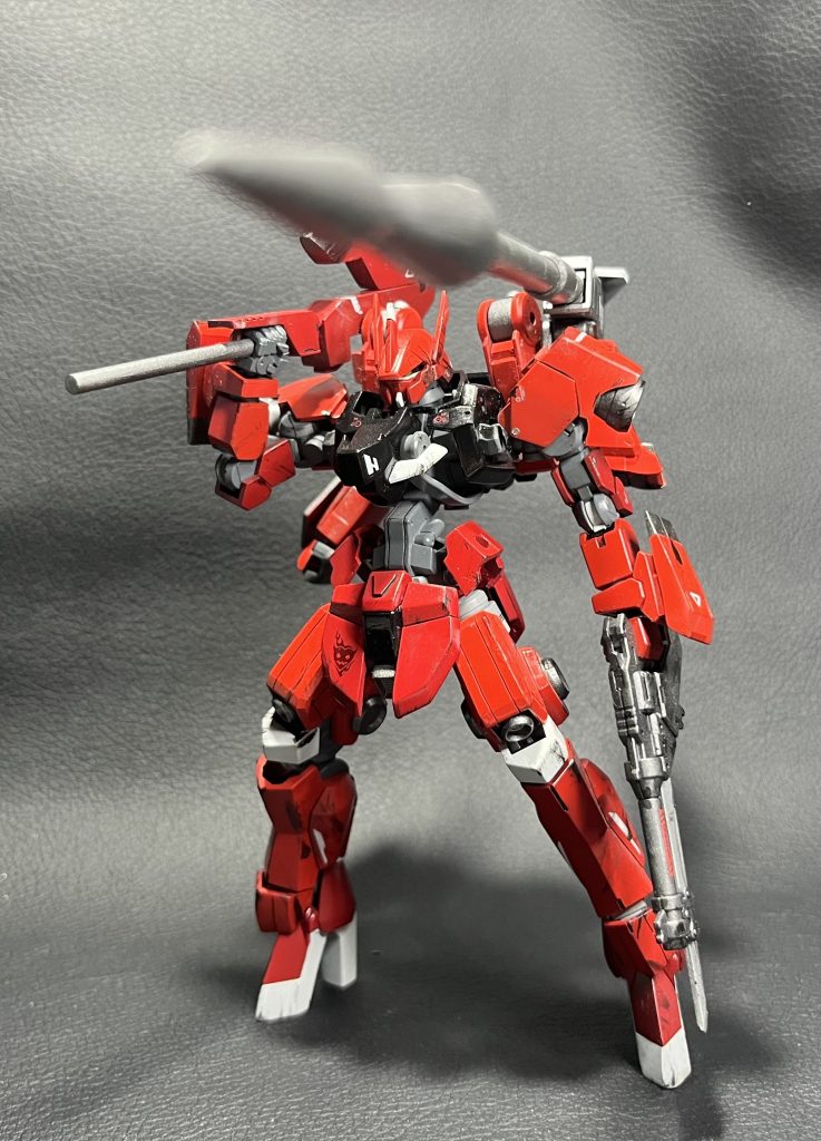 滑腔砲は火薬式ダインスレイヴを撃てるようにしています。作中最強武器は鉄棒です。これは最初から作ろうと思っていました。