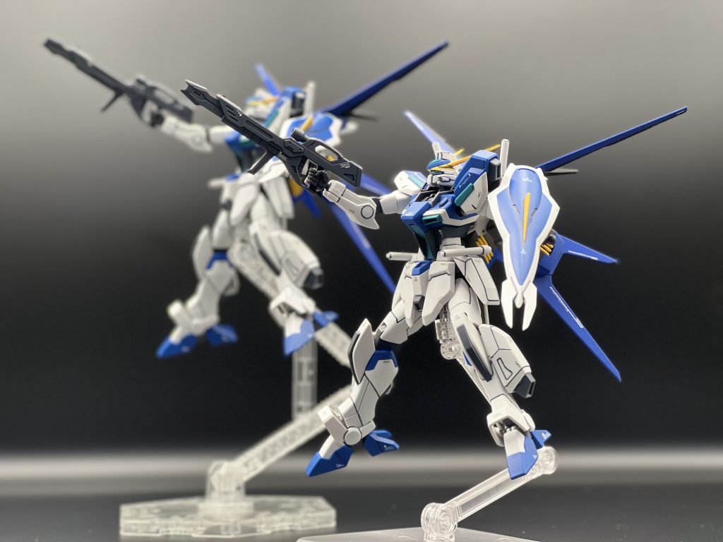 用意したストライカーパックですがウィンダム専用エールストライカーを。一部のエースパイロット用とい設定でカラーもウィンダムの機体色に合わせて、こちらはエアブラシ塗装してみました‼️やはり印象がガラッと変わりますね‼️🤩劇中でもこの装備だったらちょっとは扱い違ったのかな〜😢