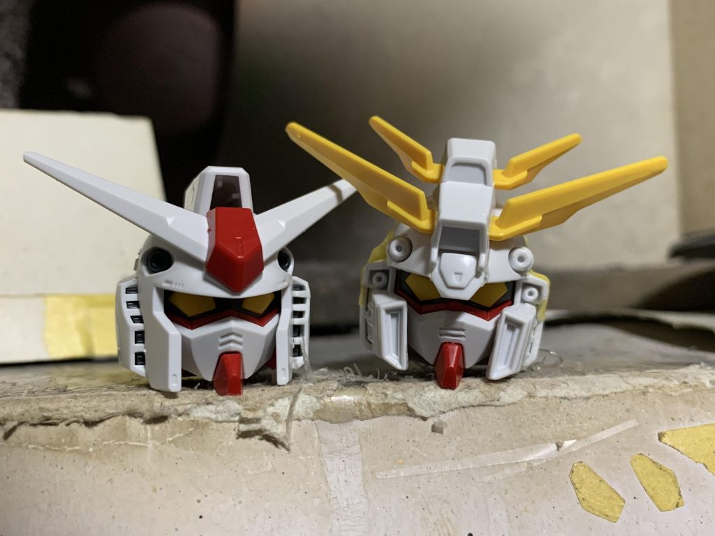 頭部はBB戦士のカブトにSDCS78ガンダムの顔をはめただけです。