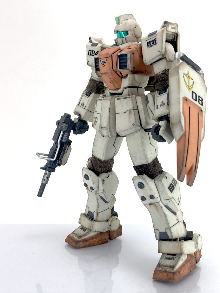 右肩には08小隊の4機目の「084」左太もも部には愛しの「BB」のイニシャルを入れ、絶対に生き残る決意を誓ってます(๑•̀ㅂ•́)و✧個人的には割と好きなキャラですね( *´꒳`*)