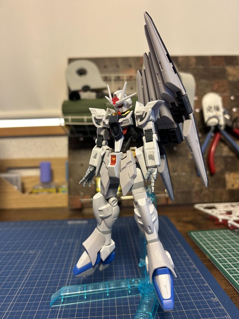 塗装前。プラ板、スジボリ、ジャンクパーツでデコレーション。