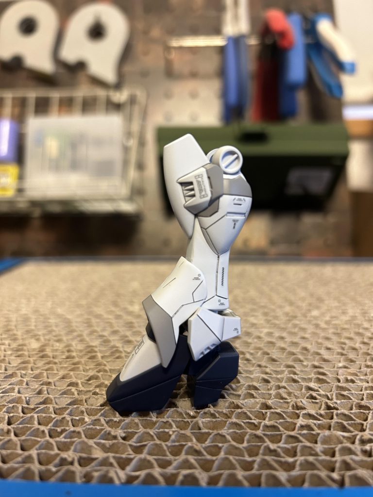 足は、HGフリーダムを使い、ヒールを自作しました。