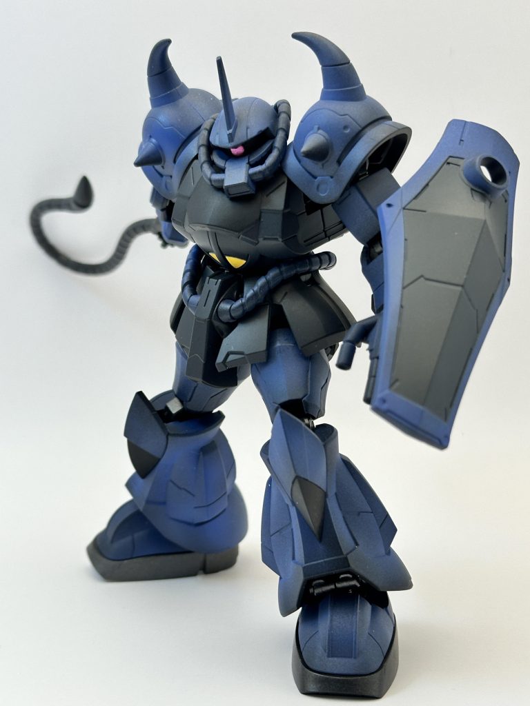 ちょっとポーズが変だけど。武器が黒一色だったので地味に大変。