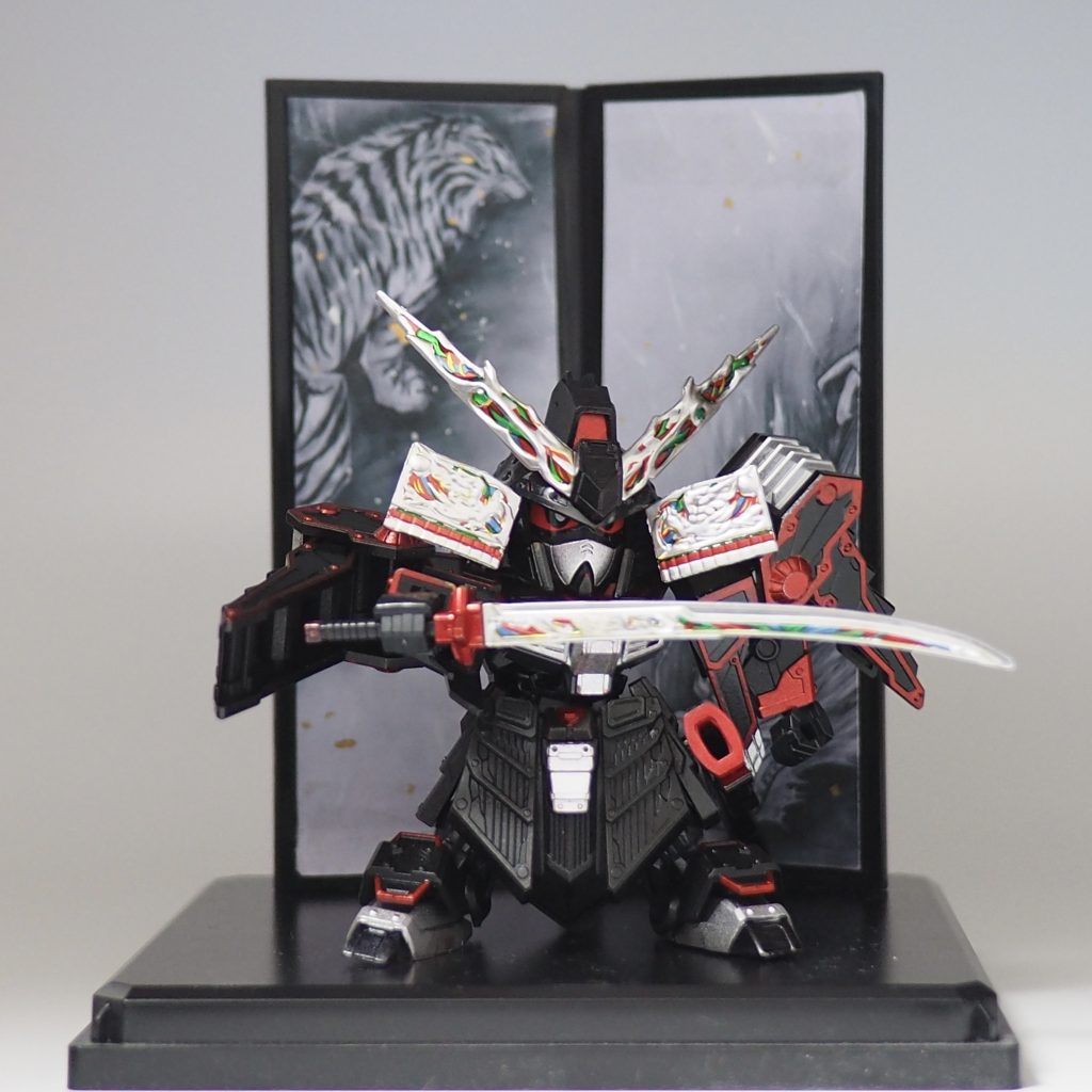 目のシールはSDCSバンシィノルンのシールを使いました。