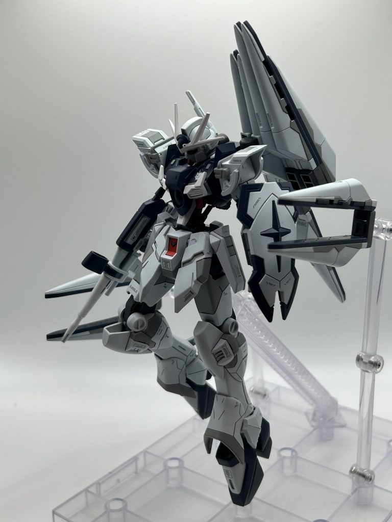 パーソナルパーツや素体は出来るだけ残し、元がラーガンダムとわかる様には制作したつもりです💦