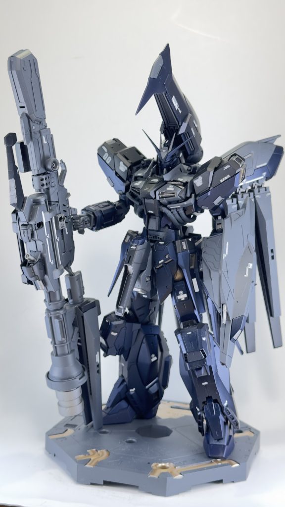 全体像は大型ビーム兵器に多目的武装シールド(プロヴィデンスの)を装備したものです。