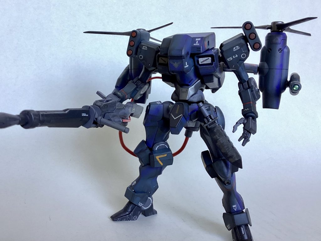 加工はほぼ無しで角パーツをポン付けしてます。空中から狙撃できる機体とかだったらいいなー！ってイメージして作りました！