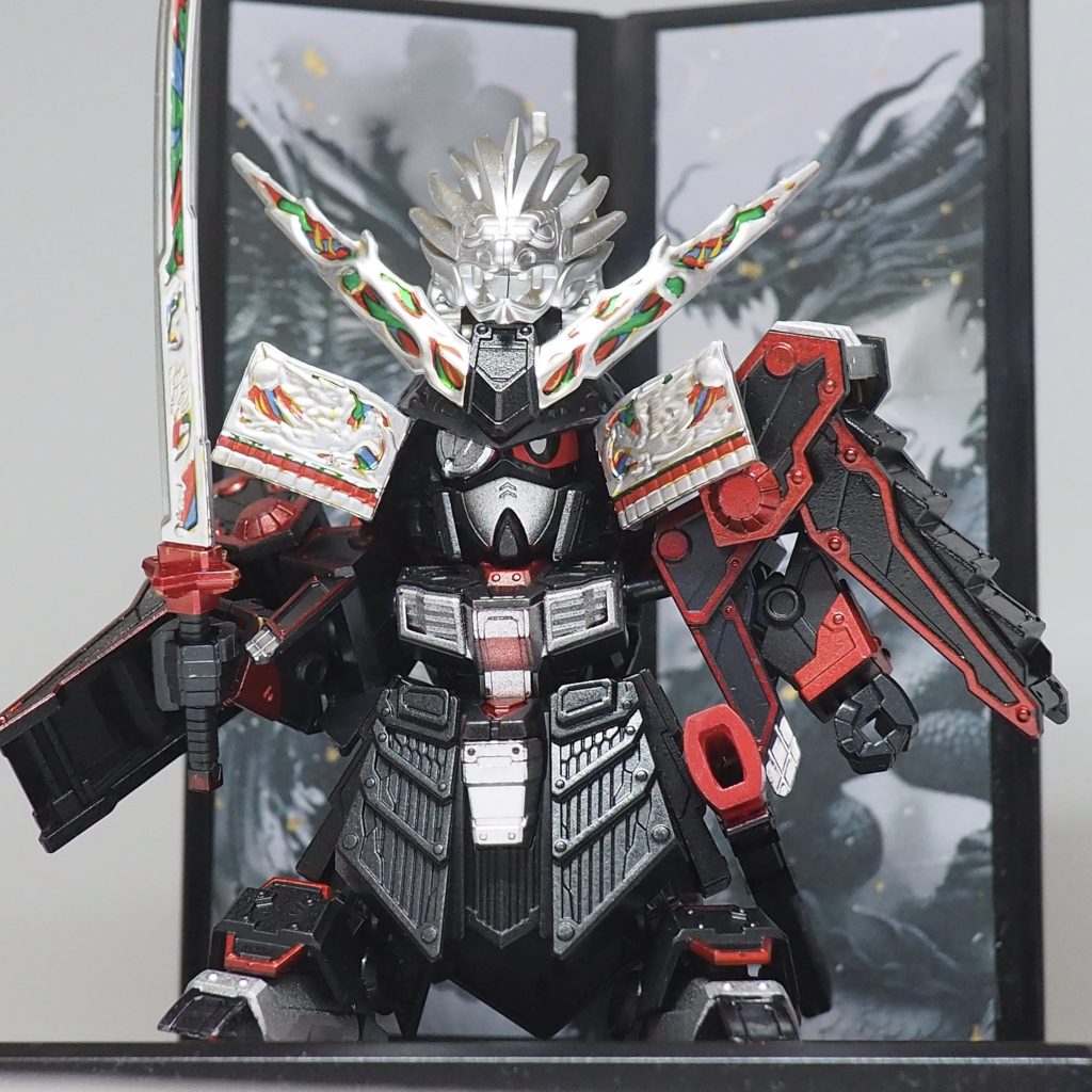 顔がよく見えるように。眼帯が似合いますね。