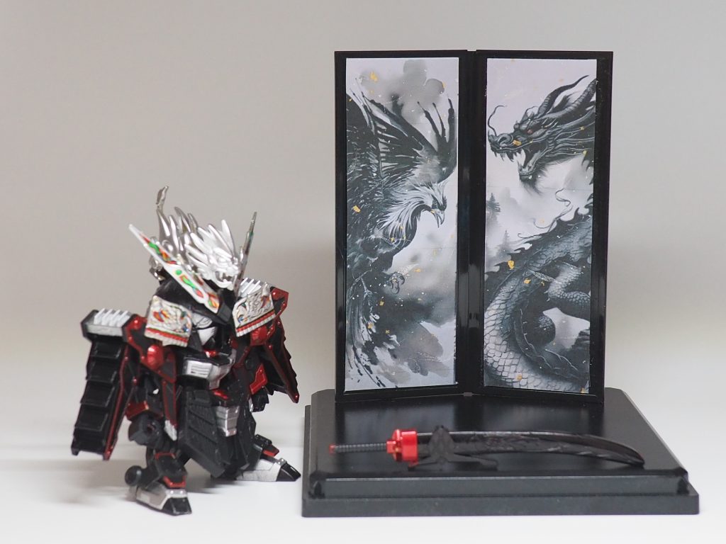 屏風の全体です。鳳凰と龍は別々の絵だったのですが、並べたら違和感がなくて満足なデキです。