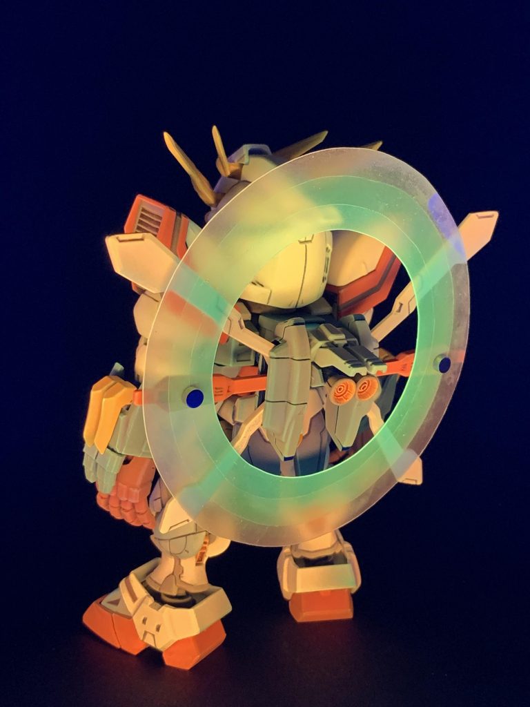 こちらもブラックライト塗料で塗っているので、通常時は透明ですが、照射時のみ発色します。