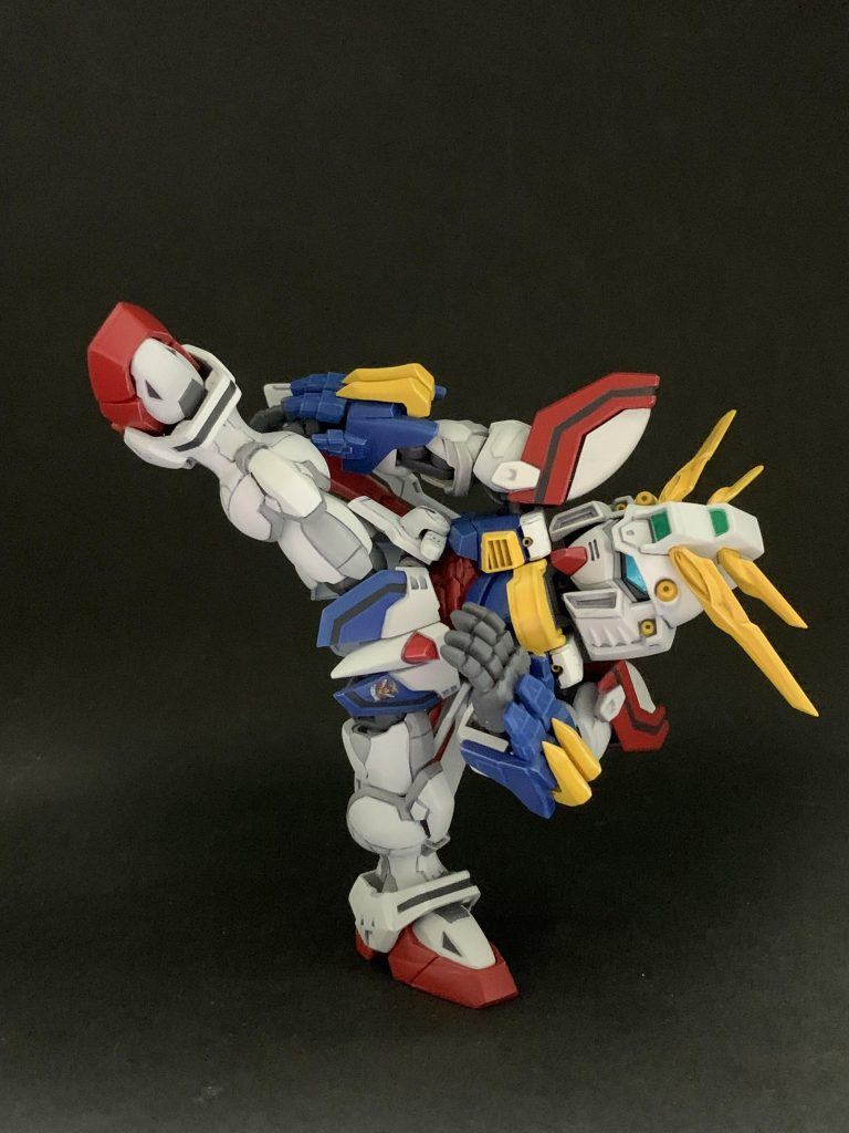 ひざはあんまり曲がりませんが、開脚はけっこう可動域広めです。