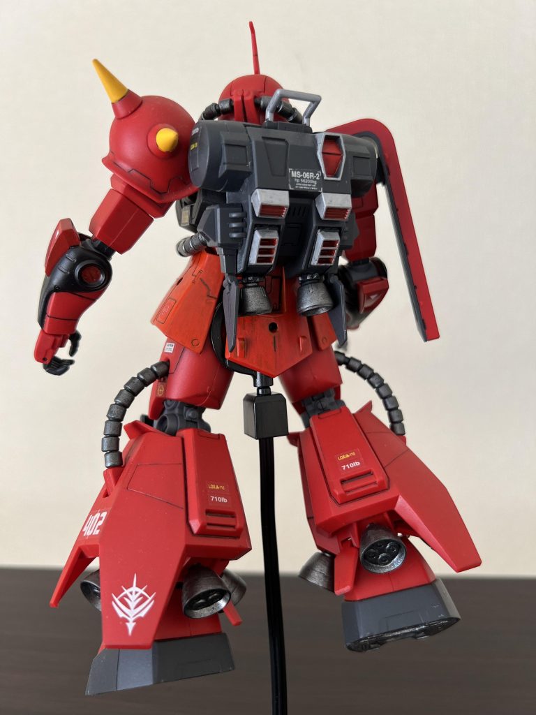 パイプとバーニア黒鉄色。R2型のバックパックがカッコいいですね。