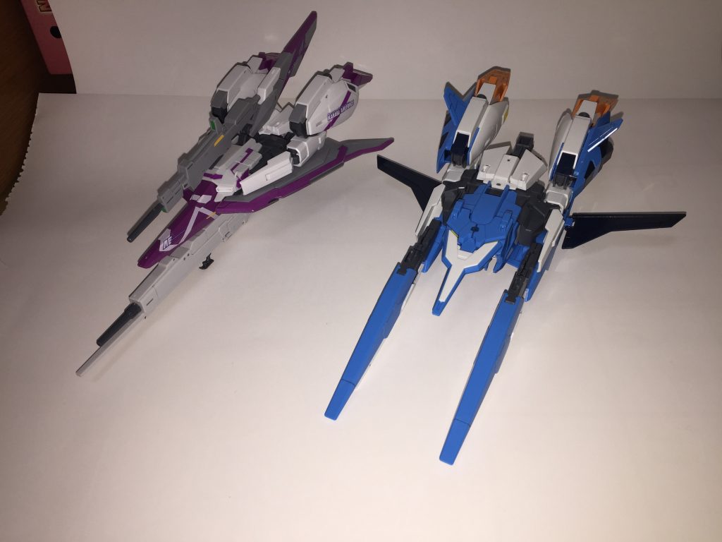 シルエットがまるで違うのが面白い。