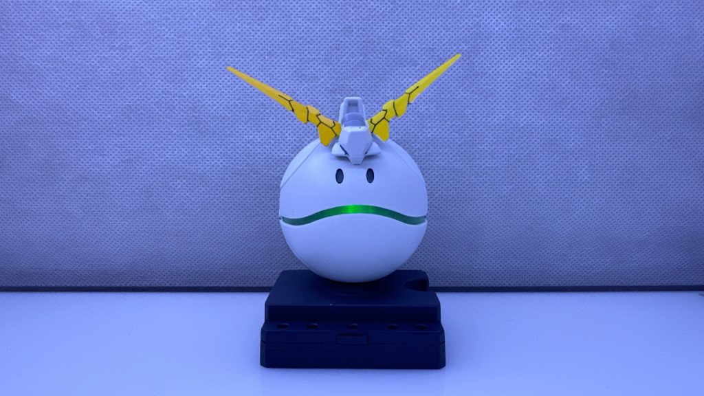 LEDで発行します！(台座に仕込んで、アクリル棒でハロの中へ)LEDは、ボタンで変更可能のなので、赤、青にもできます！