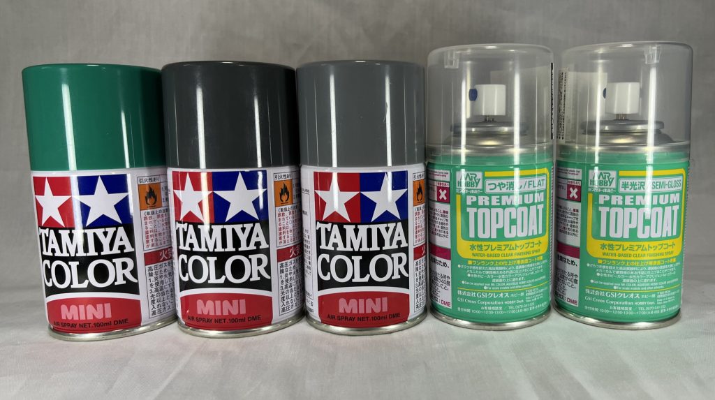 使用缶スプレーはコバルトグリーン、ジャーマングレー、呉海軍工廠グレー、水性プレミアムトップコートのつや消しと半光沢を使用しました。
