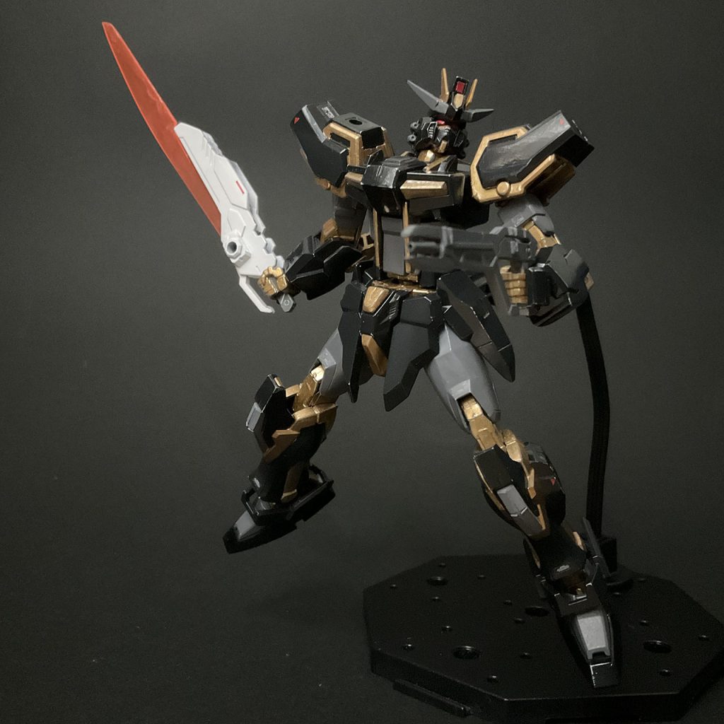 肩の装備や翼をパージしてからの近接戦闘・・・