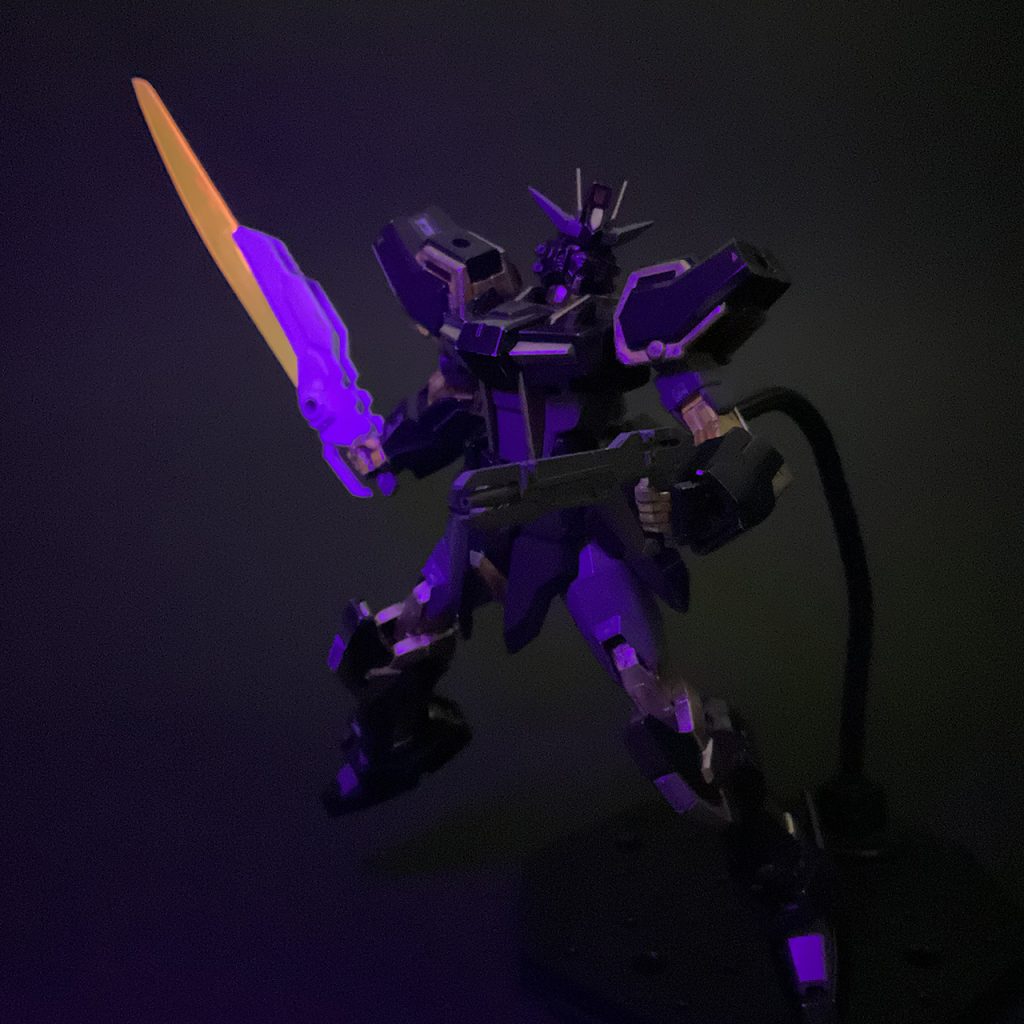 ・・・このブレイド部分もランナータグの削り出しです。