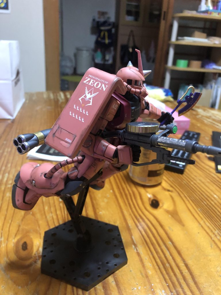 シャアザク–2枚目/制作者：新米モデラーしんさん